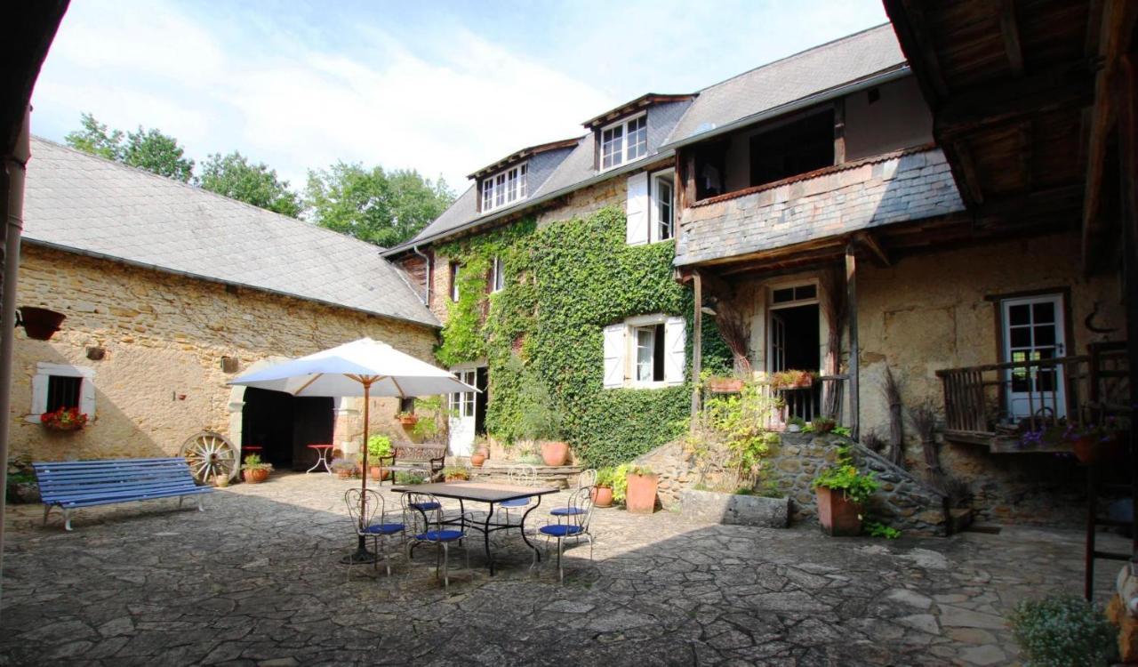 La Ferme Dague Bed and Breakfast Lasseube Eksteriør billede